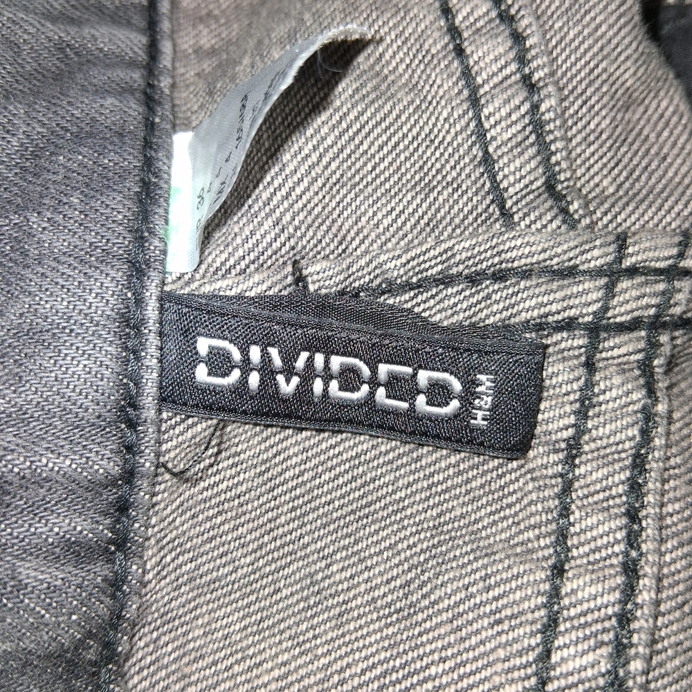 H&M Divided New Women Black and Gray Denim Jeans Size 4 Made In Bangladesh - Picture 3 of 16